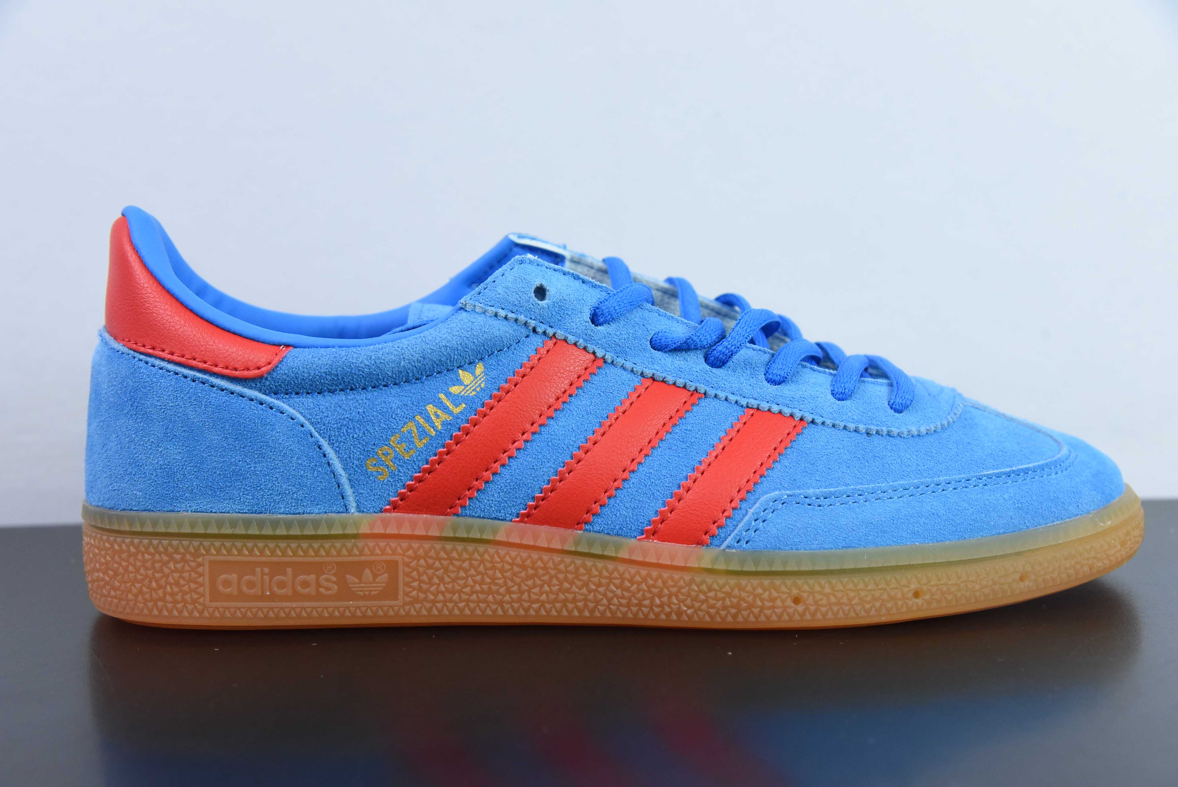 아디다스 아디다스 오리지널스 핸드볼 SPZL 핸드볼 운동화 시리즈 텀블 블루 레드 러버 솔 제품 번호: FX5675 사이즈: 36-45