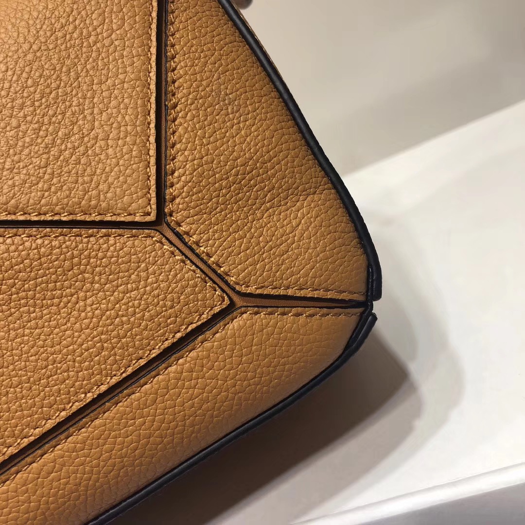 로에베 신상 퍼즐백 L108002-3