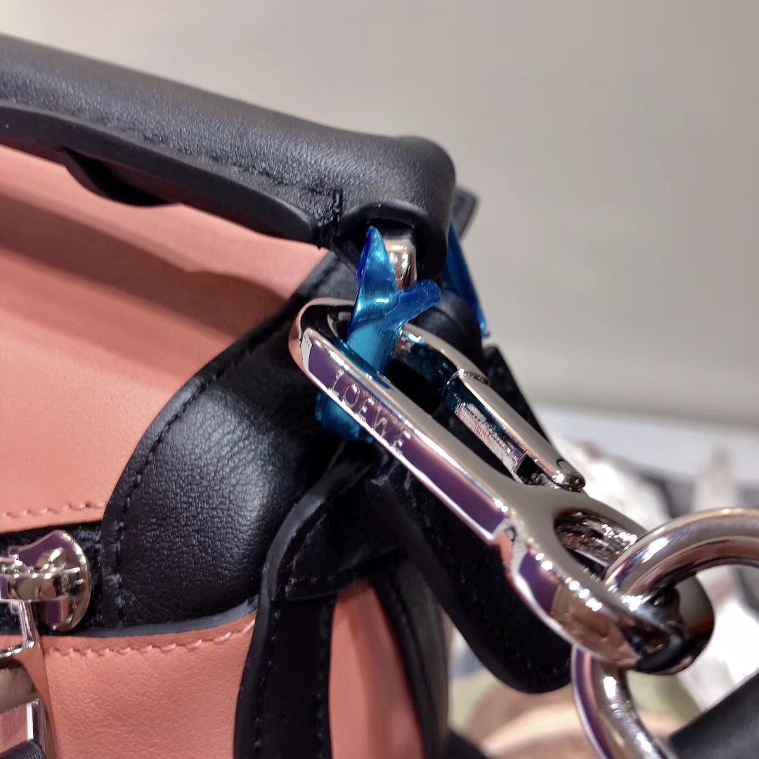  LOEWE 로에베 게이트 탑 핸드백 L108002-2