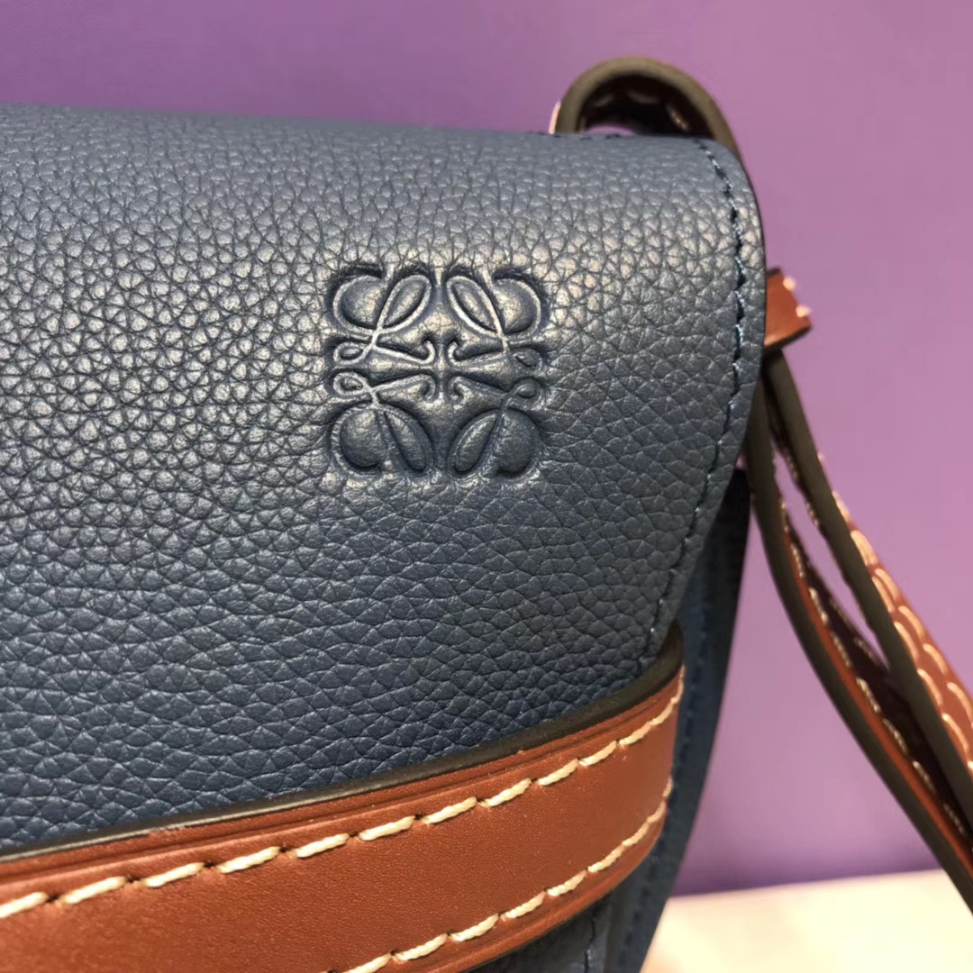 로에베 GATE FRAME SMALL BAG 20CM L108013-1
