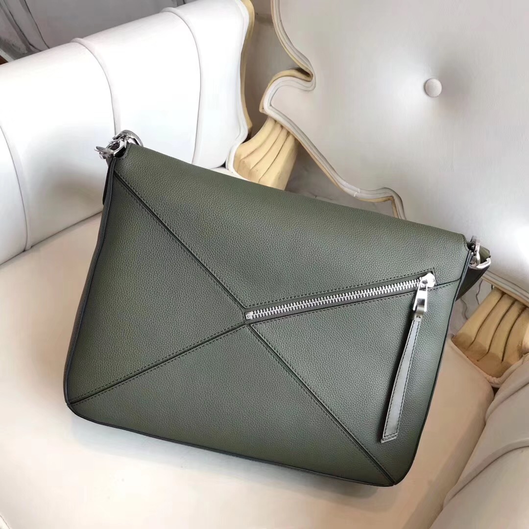 로에베 퍼즐 메신저백 L63009