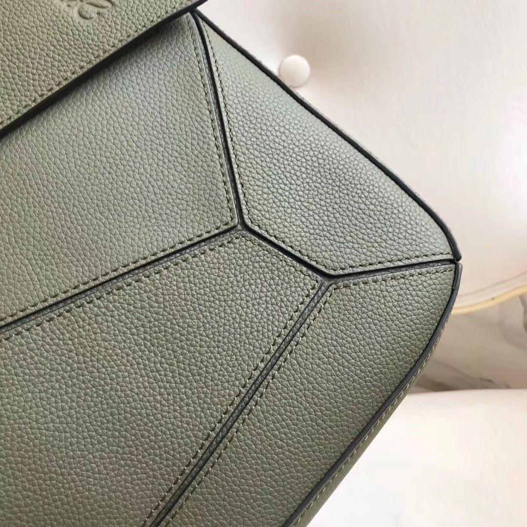 로에베 퍼즐 메신저백 L63009