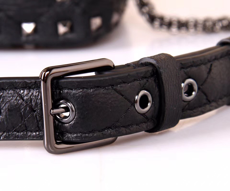 발렌티노 스파이크 버킷백 GARAVANI ROCKSTUD SPIKE BAG V68000