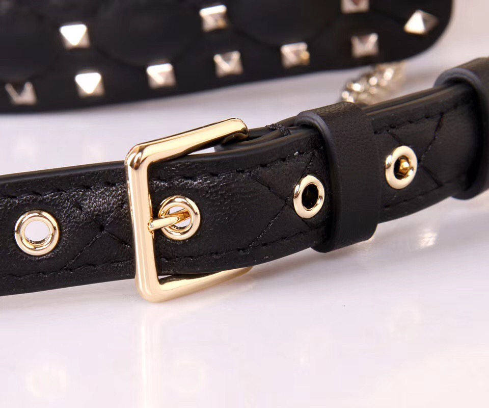 발렌티노 스파이크 버킷백 GARAVANI ROCKSTUD SPIKE BAG V68000