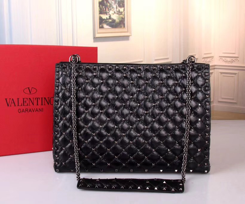 발렌티노 스파이크 쇼퍼백 GARAVANI ROCKSTUD SPIKE SHOPPING BAG V520010