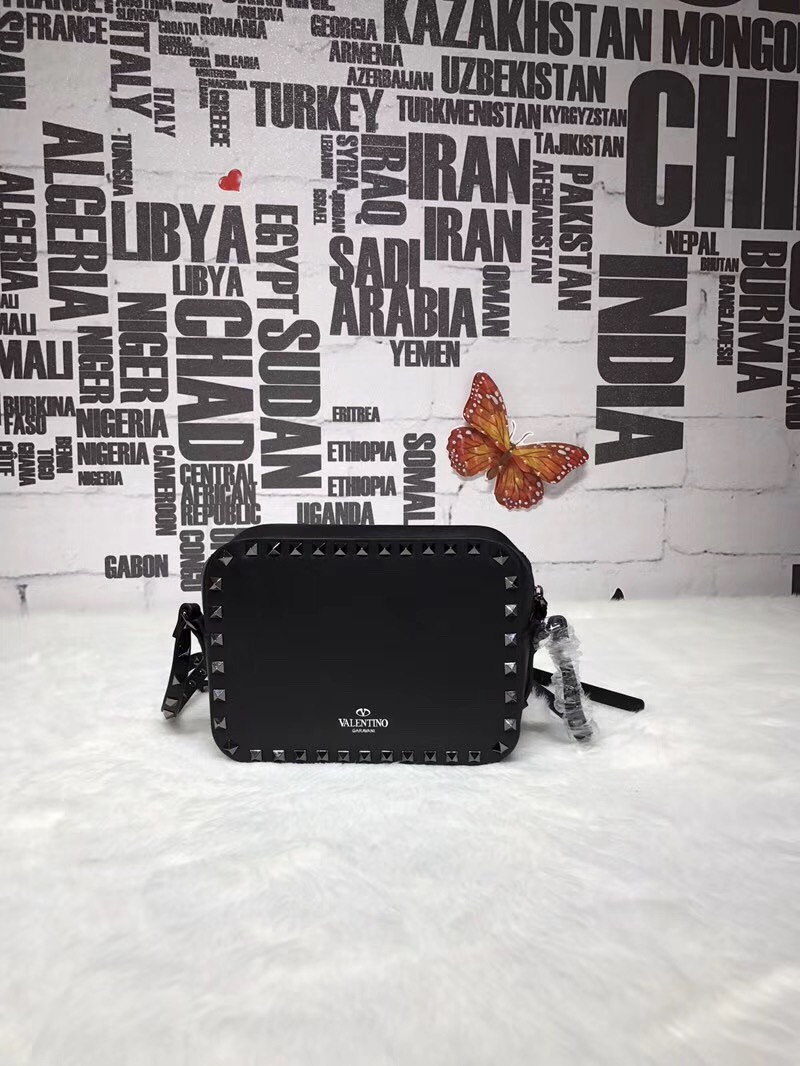 발렌티노 락스터드 크로스백 20CM V50164