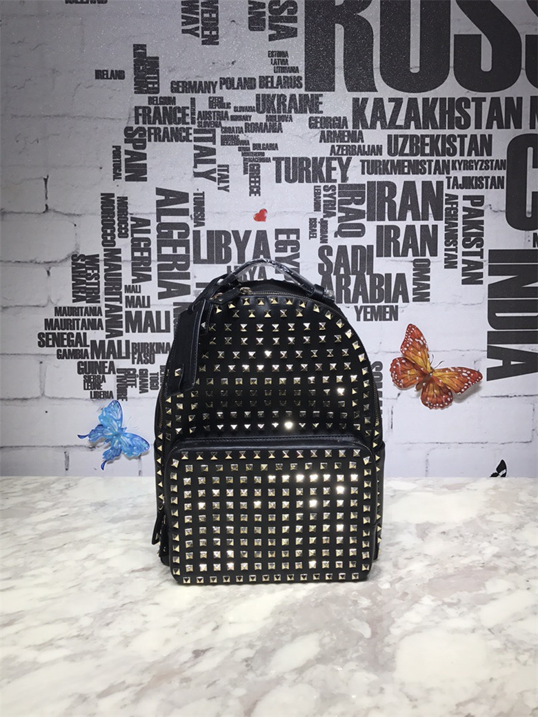 발렌티노 백팩 신상 B3010