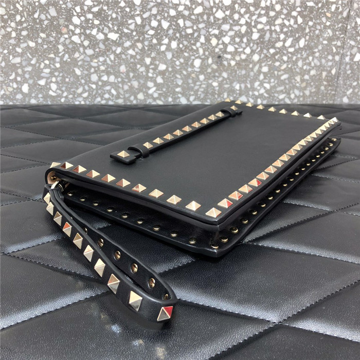 발렌티노 락스터드 스트랩 플랩 클러치백 B0399-3