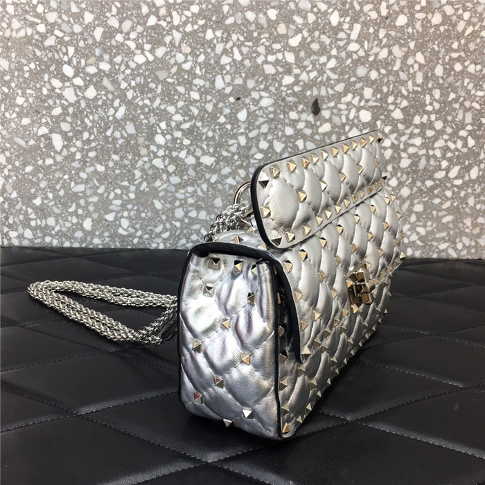 발렌티노 락스터드 스파이크백 스몰 B0123SG-1