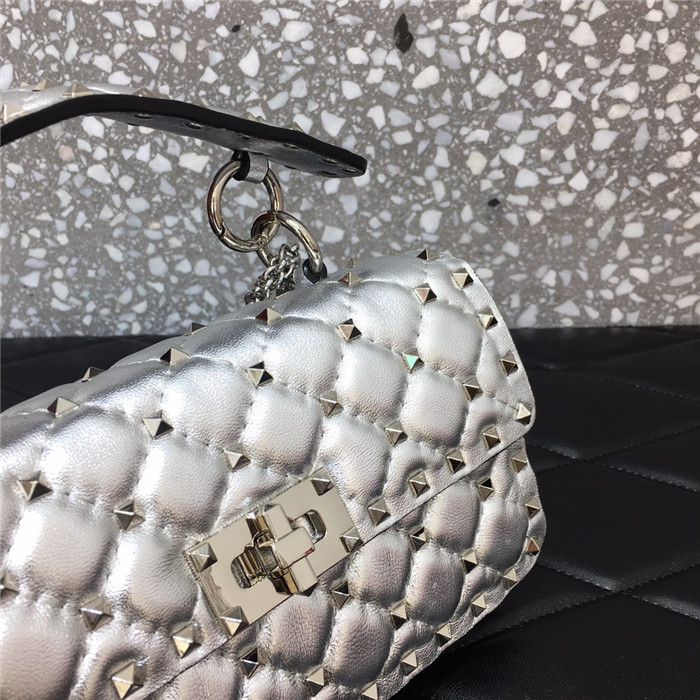 발렌티노 락스터드 스파이크백 스몰 B0123SG-1