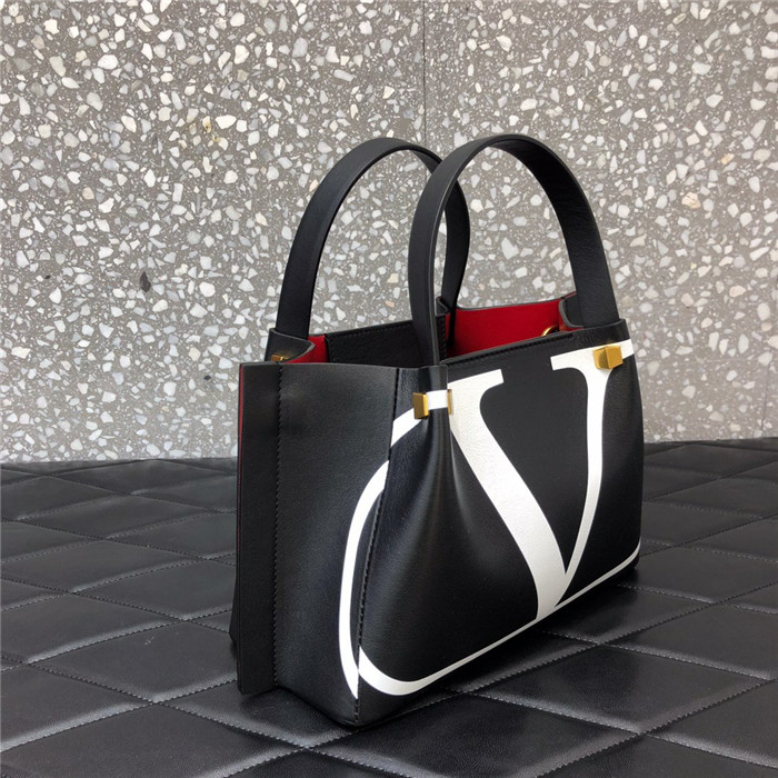 발렌티노 이스케이프 백 B0771  신상