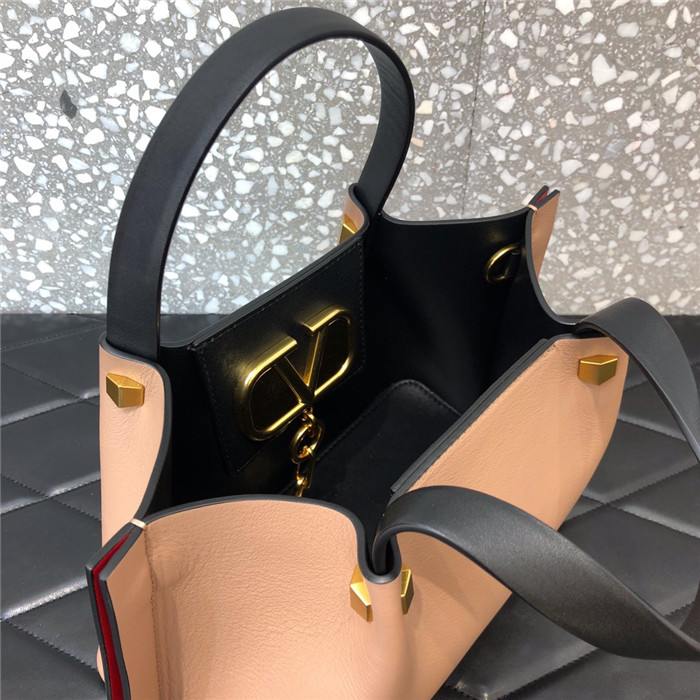 발렌티노 이스케이프 백 B0770-1  신상