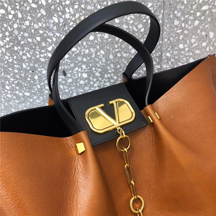 발렌티노 이스케이프백 미디움 B0990-2  신상