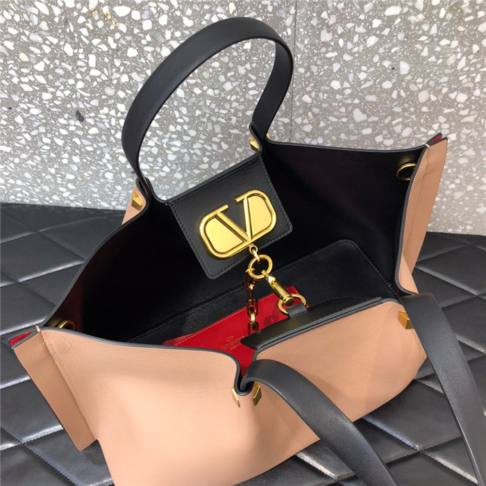 발렌티노 이스케이프백 미디움 B0990-3  신상