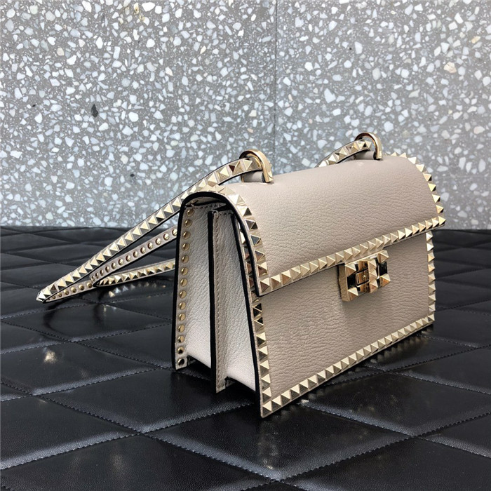 발렌티노 락스터드 숄더백 B0033-1 신상