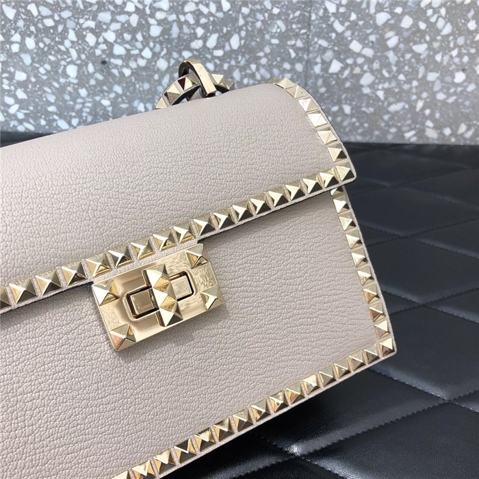 발렌티노 락스터드 숄더백 B0033-1 신상