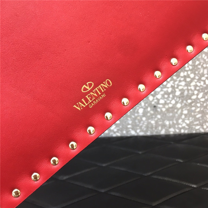 발렌티노 락스터드 엔벨롭 클러치 30CM V632010-3