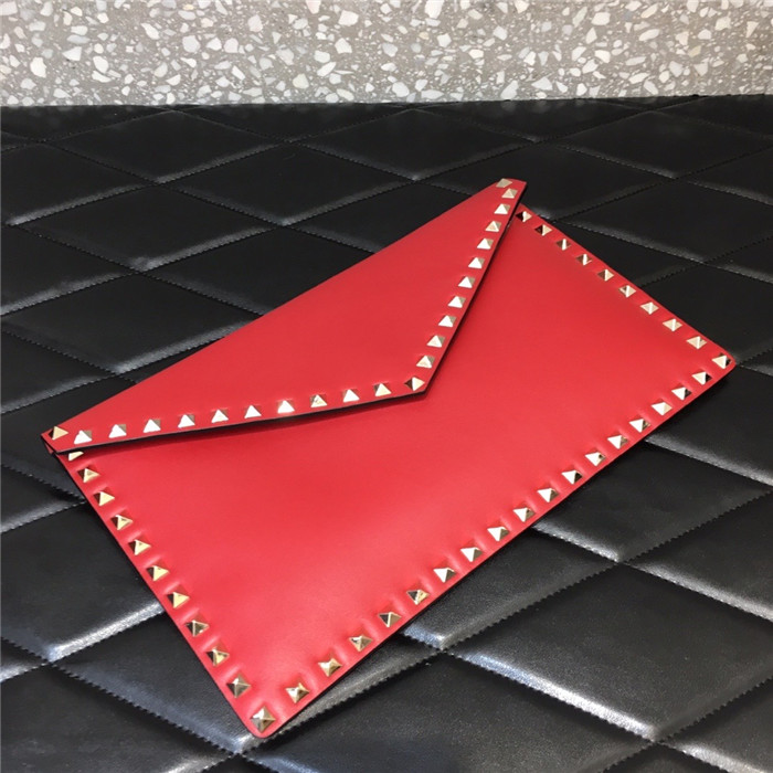 발렌티노 락스터드 엔벨롭 클러치 30CM V632010-3