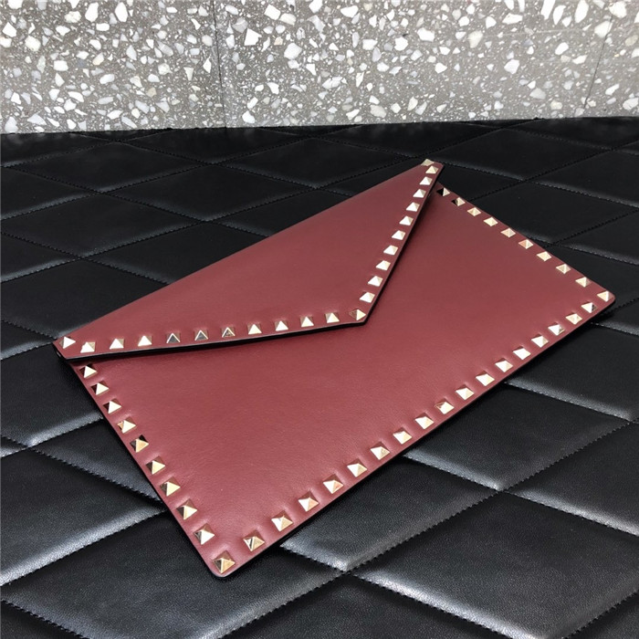 발렌티노 락스터드 엔벨롭 클러치 30CM V632010-5