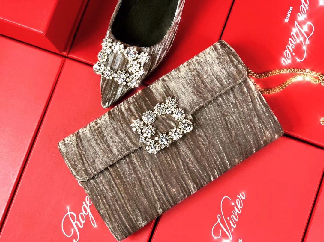 로저비비에 벨벳 체인클러치 24CM R30588