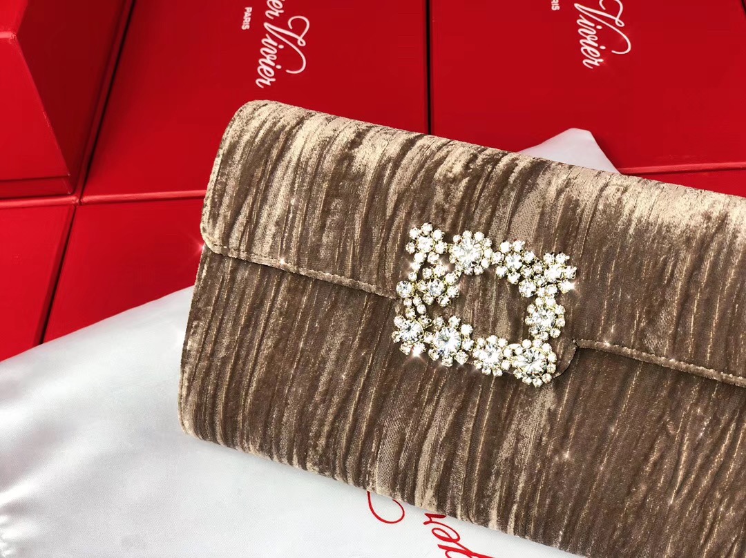 로저비비에 벨벳 체인클러치 24CM R30588