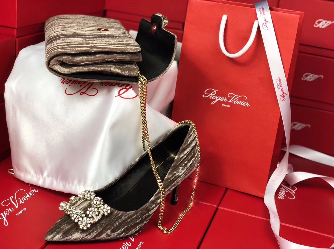 로저비비에 벨벳 체인클러치 24CM R30588