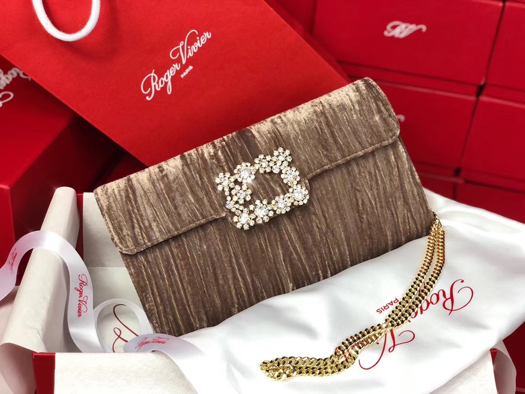 로저비비에 벨벳 체인클러치 24CM R30588