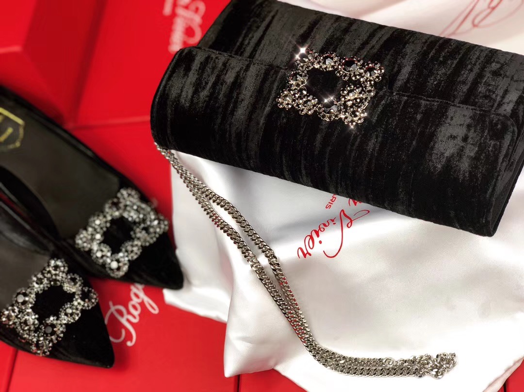 로저비비에 벨벳 체인클러치 24CM R30588