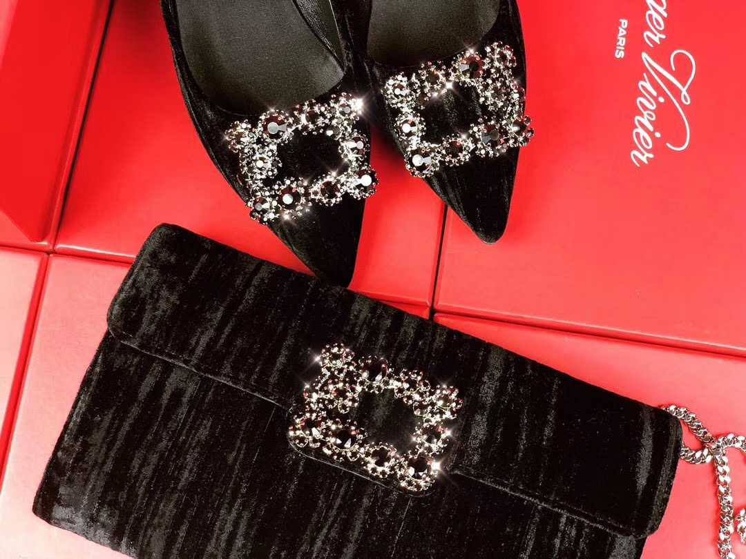 로저비비에 벨벳 체인클러치 24CM R30588