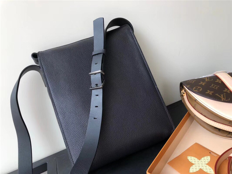 발리 남성용 숄더백 B8526 신상