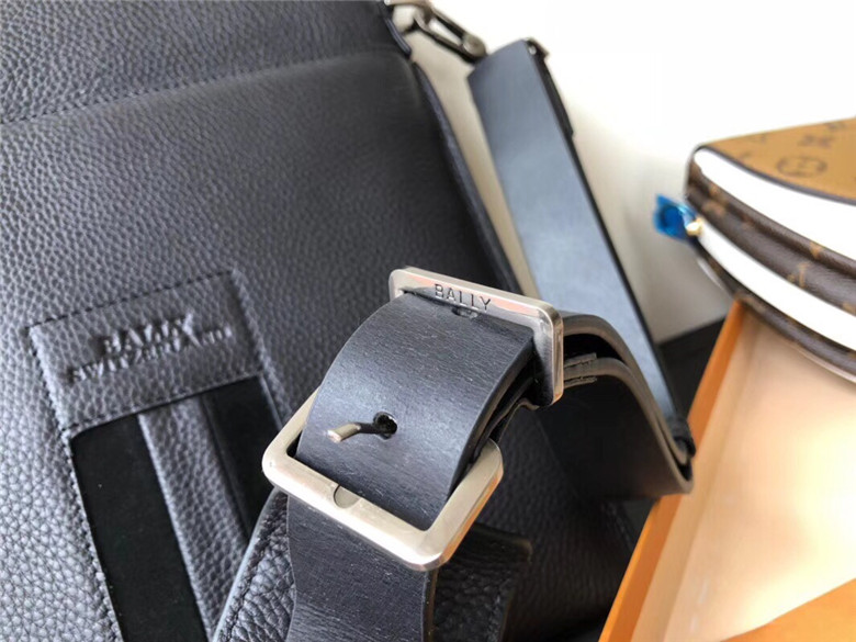 발리 남성용 숄더백 B8569 신상