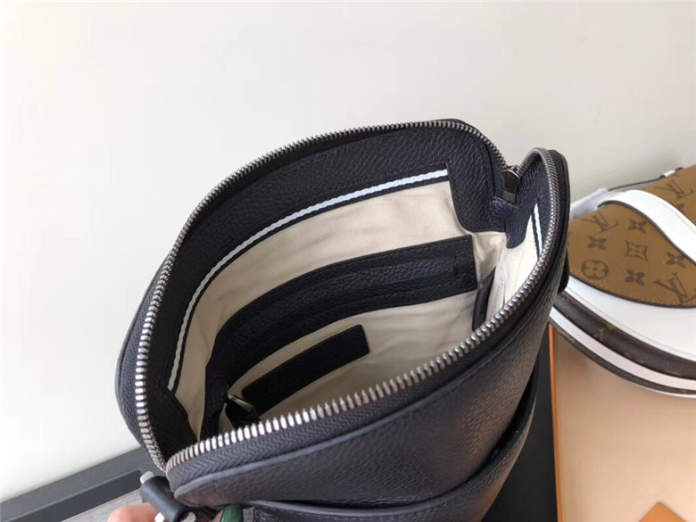 발리 남성용 숄더백 B8569 신상