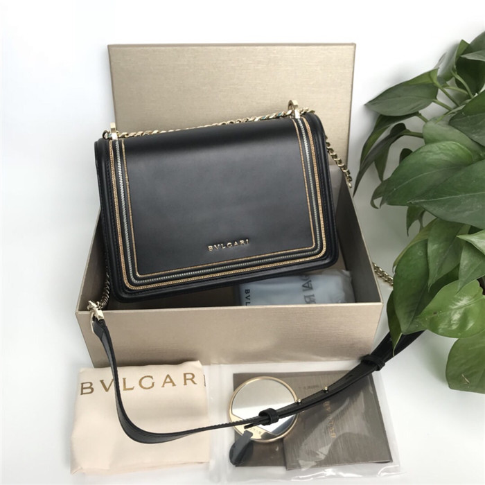 불가리 세르펜티 다이아몬드 블라스트 체인 숄더백 BV28656-1 신상