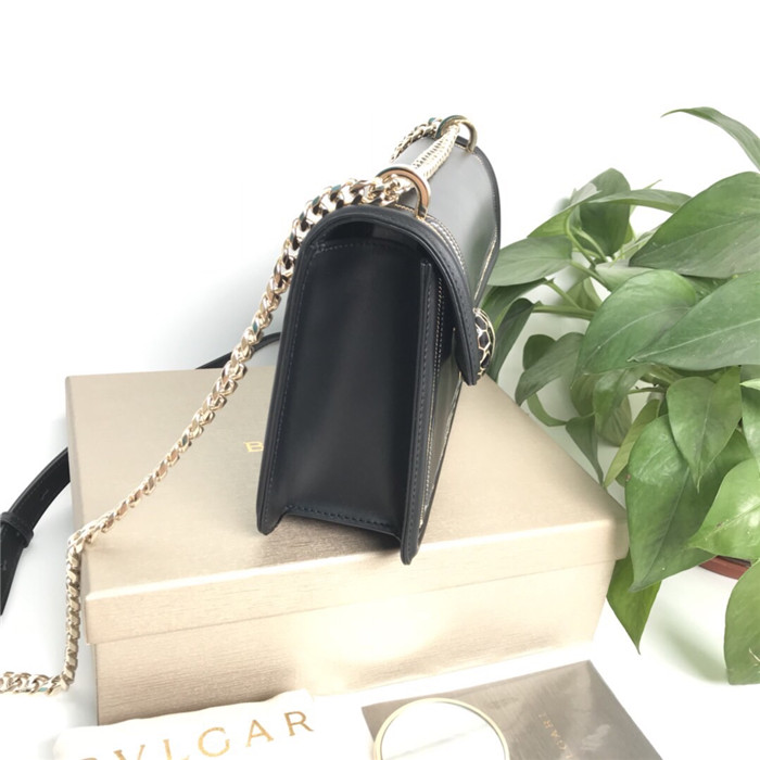 불가리 세르펜티 다이아몬드 블라스트 체인 숄더백 BV28656-1 신상