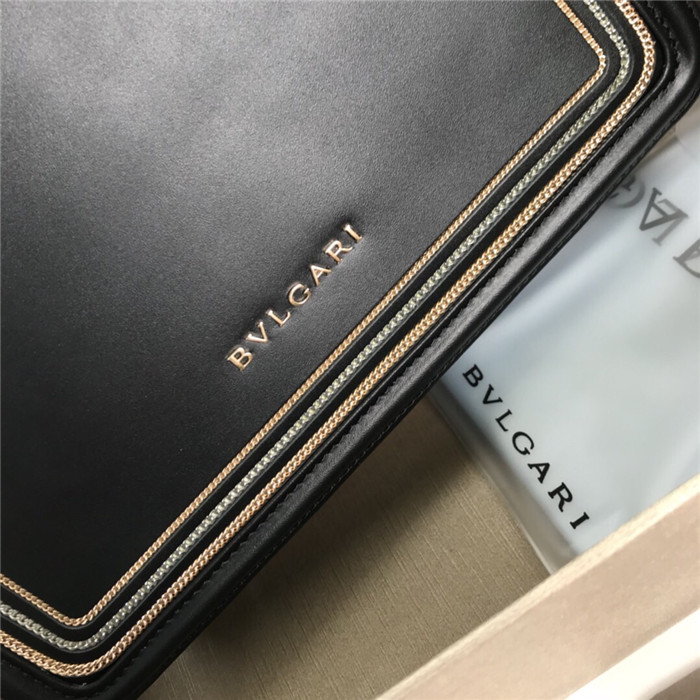 불가리 세르펜티 다이아몬드 블라스트 체인 숄더백 BV28656-1 신상