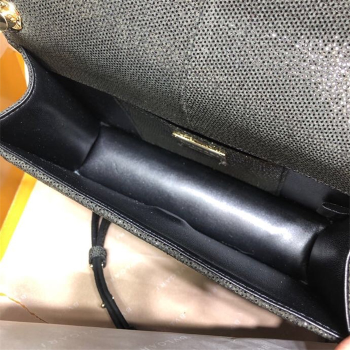 불가리 세르펜티 숄더백 BV39174 신상