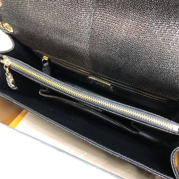 불가리 세르펜티 숄더백 BV35106 신상