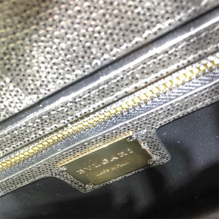 불가리 세르펜티 숄더백 BV35106 신상