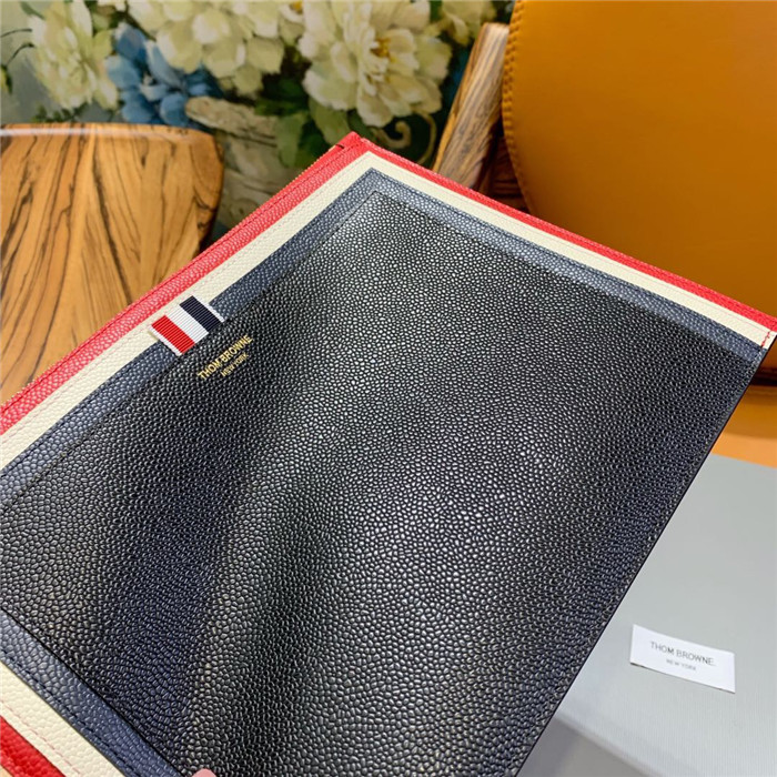 톰브라운 클러치 TB506914  신상