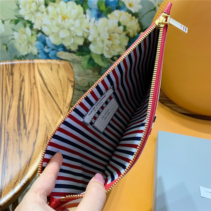 톰브라운 클러치 TB506914  신상