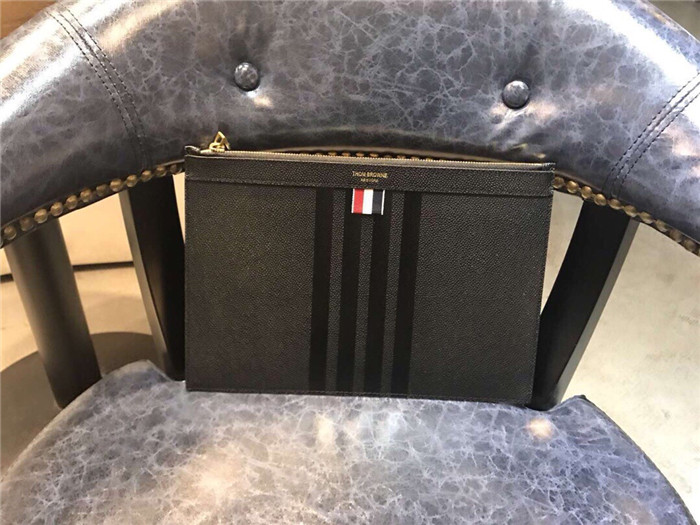 톰브라운 클러치 TB300629 신상