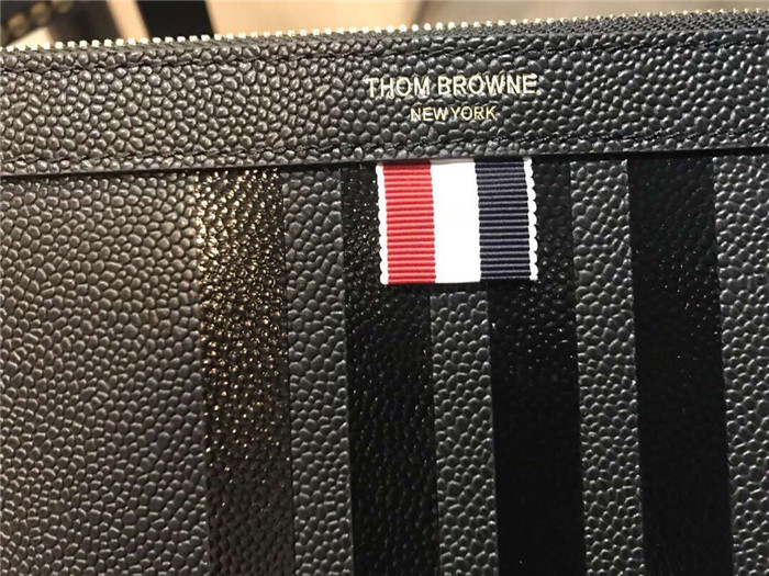 톰브라운 클러치 TB300629 신상