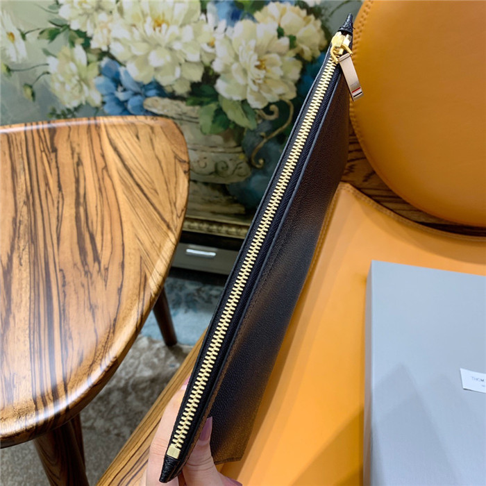 톰브라운 클러치 TB3006231 신상