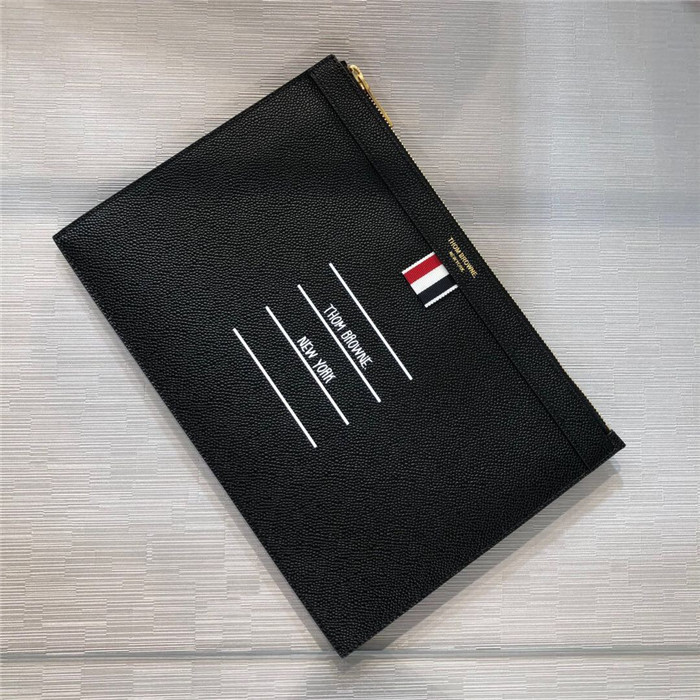 톰브라운 클러치 TB506918  신상