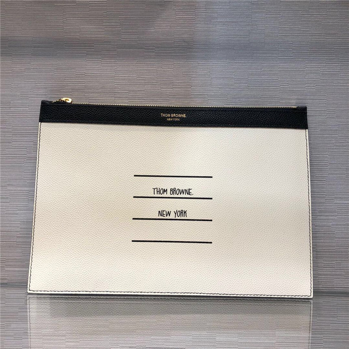 톰브라운 클러치 TB506922 신상