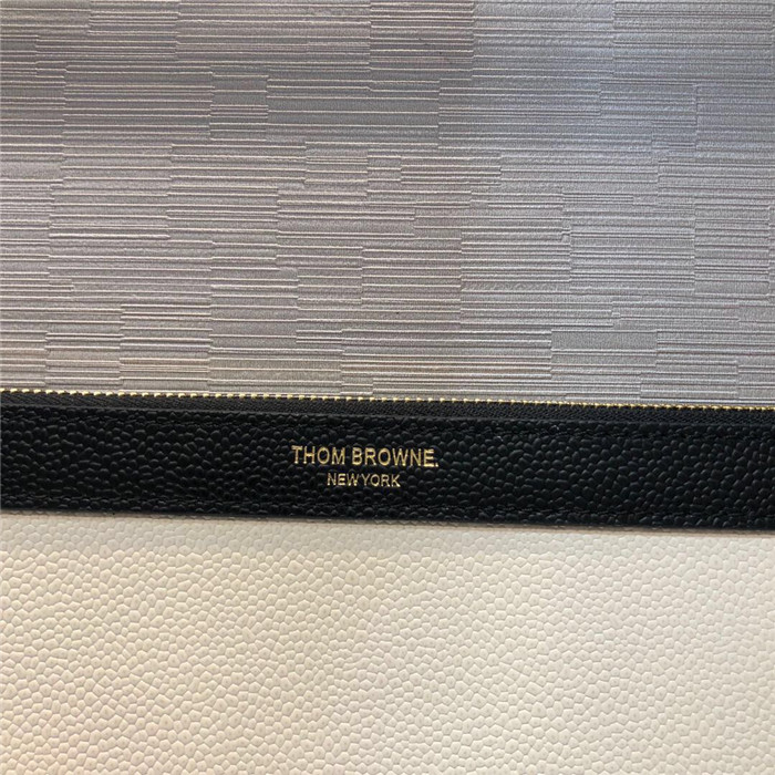 톰브라운 클러치 TB506922 신상