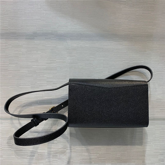 톰브라운 숄더백 TB801620