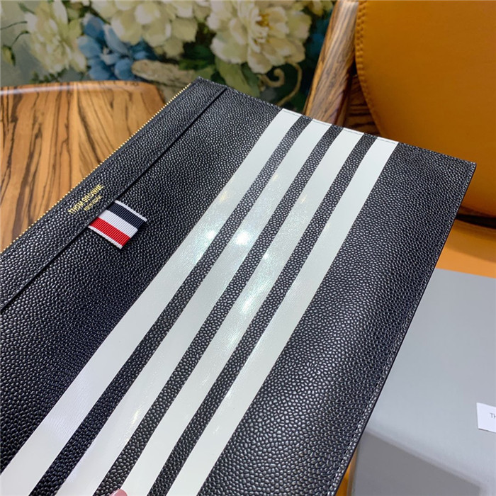 톰브라운 클러치 TB105812-2 신상