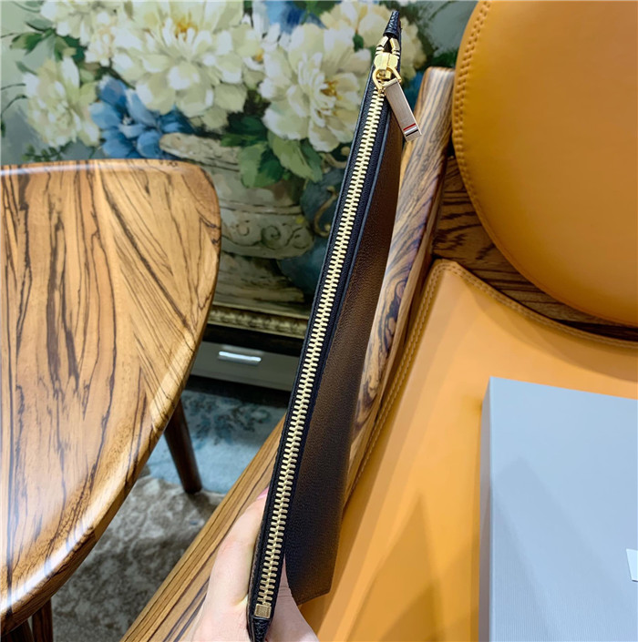 톰브라운 클러치 TB105812-2 신상