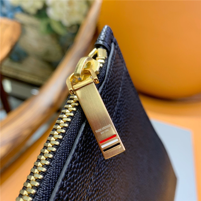 톰브라운 클러치 TB105812-2 신상